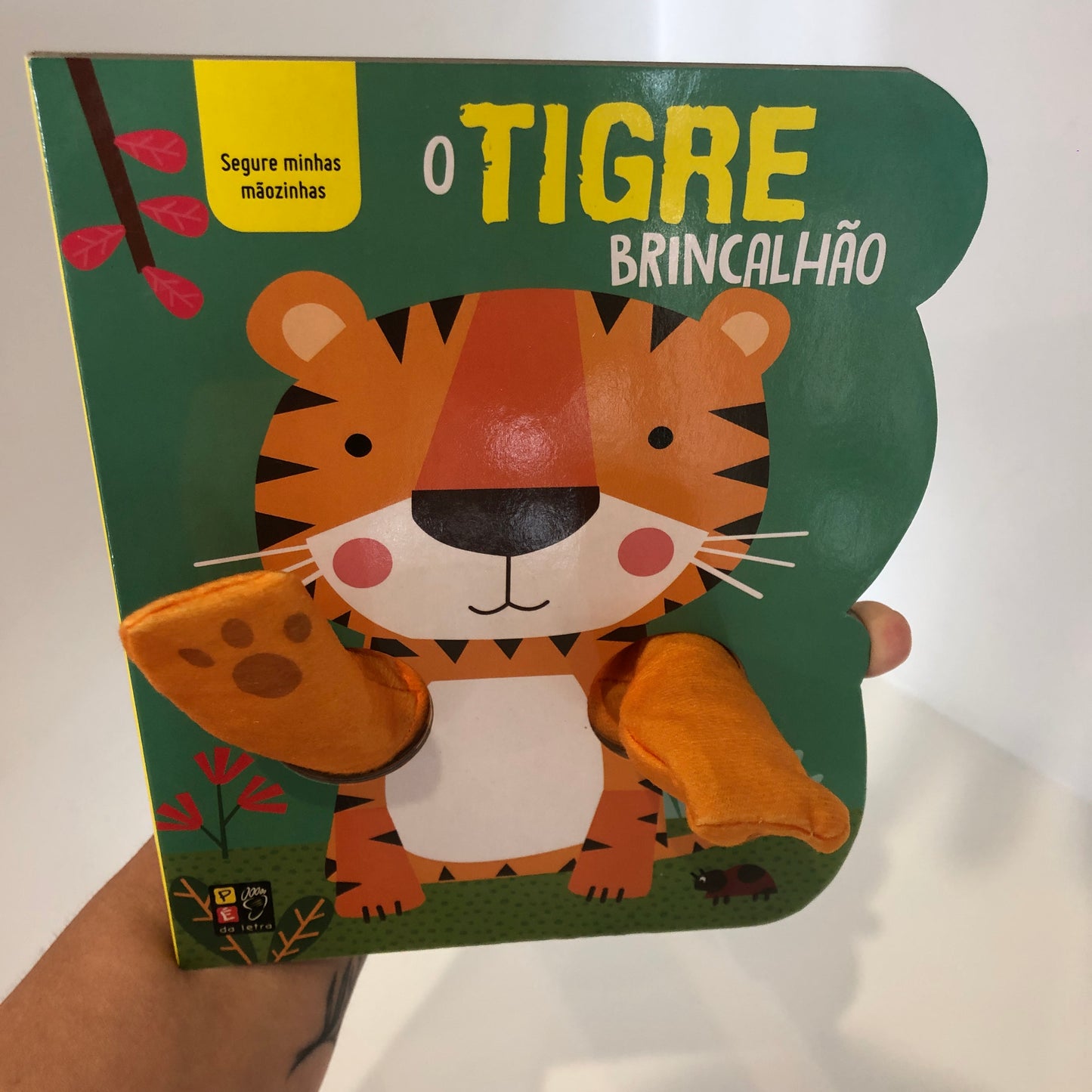 O tigre brincalhão - Segure minhas mãozinhas